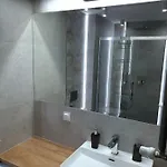 ,private Apartment, Aircondition, Garage, Hd Tv Pl & De, Wifi, Fully Equipped, Near דירה *