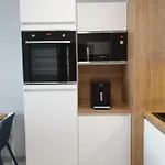 ,private Apartment, Aircondition, Garage, Hd Tv Pl & De, Wifi, Fully Equipped, Near アパート