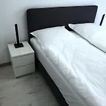 ,private Apartment, Aircondition, Garage, Hd Tv Pl & De, Wifi, Fully Equipped, Near 아파트 코워브제크