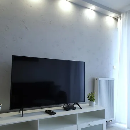 Lägenhet ,private Apartment, Aircondition, Garage, Hd Tv Pl & De, Wifi, Fully Equipped, Near *