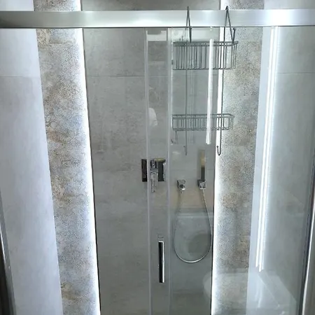 Lägenhet ,private Apartment, Aircondition, Garage, Hd Tv Pl & De, Wifi, Fully Equipped, Near *