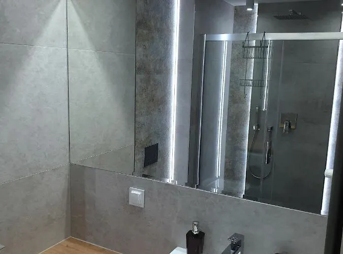 ,private Apartment, Aircondition, Garage, Hd Tv Pl & De, Wifi, Fully Equipped, Near Lejlighed *